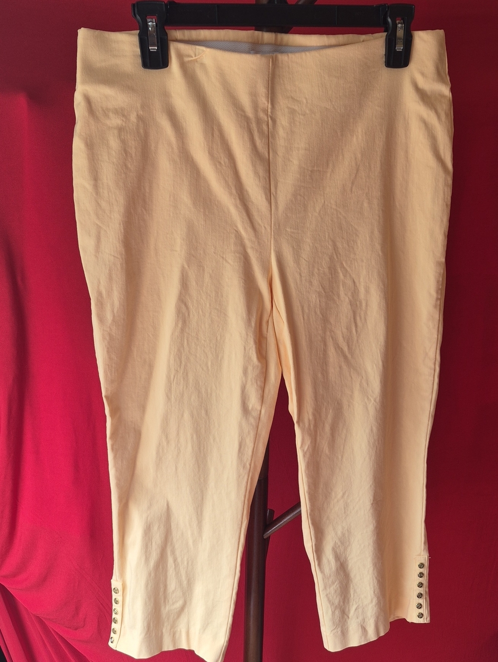 Liz Claiborne Pale Peach Women's Capri Pants With Stretch Elastic Waist Size 8